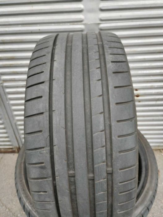 Автомобилни Гуми 235/35/19