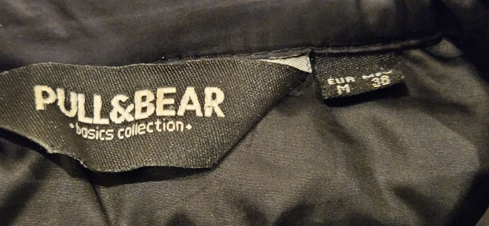 Продавам яке на PULL & BEAR M размер много запазено