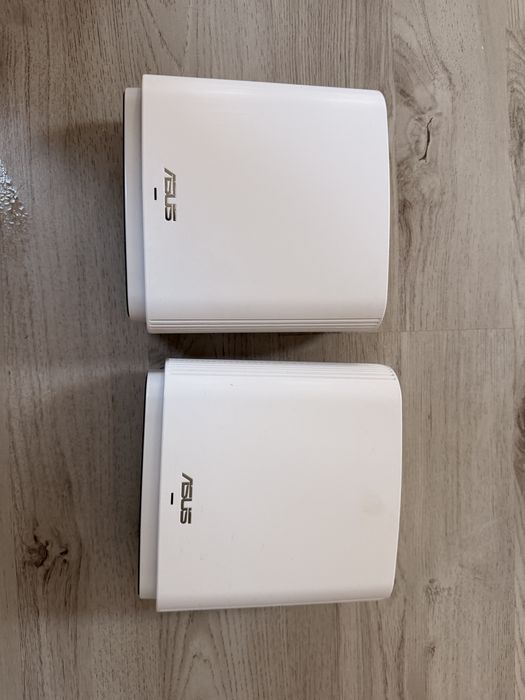 Sistem Mesh ASUS ZenWiFi CT8 (2 buc) și Router ASUS RT-AC88U