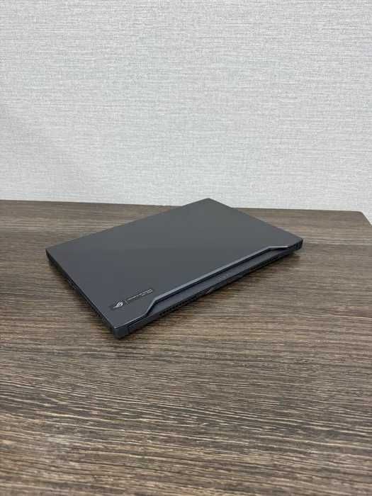 ASUS ROG Zephyrus M15 GU502LW — RTX 2070 / i7 / 16GB / 1TB