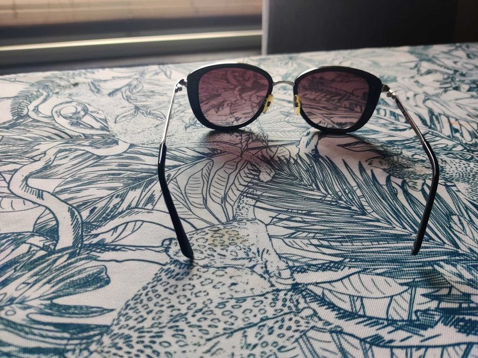 2 броя слънчеви очила