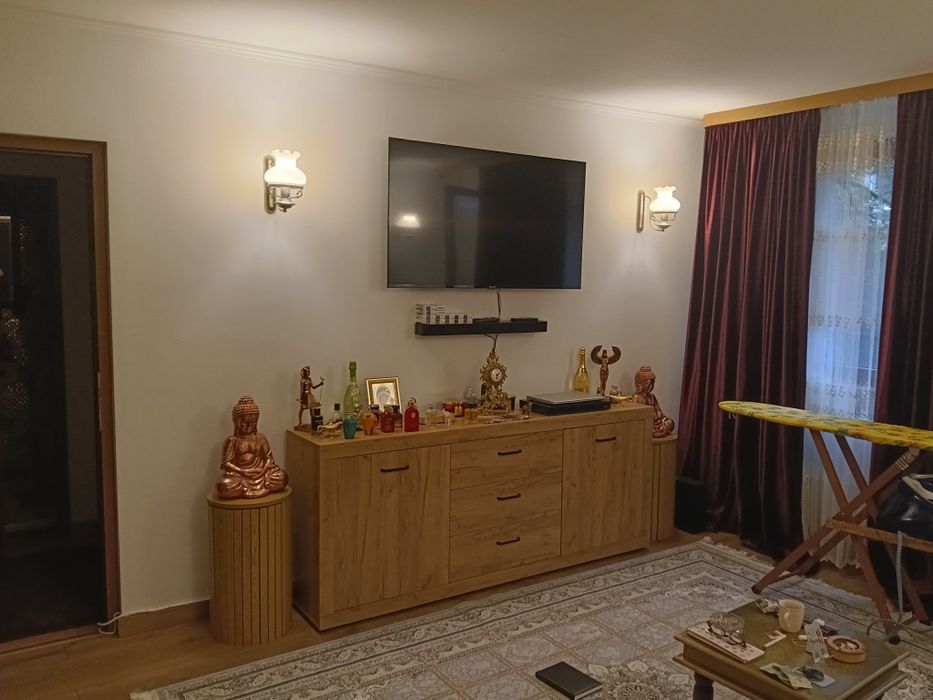 Închiriez camera la bloc