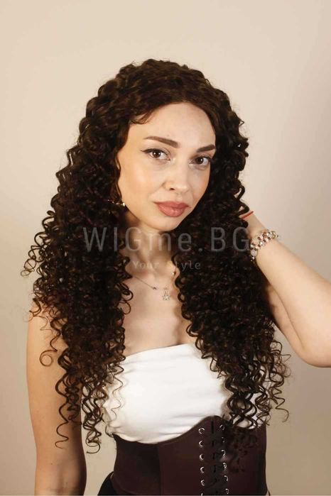 Дълга къдрава тъмнокестенява лейс фронт перука Малена