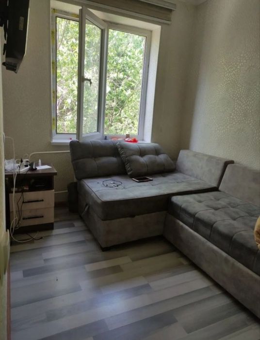 Продаётся 3/4/4 Чирчик Навои