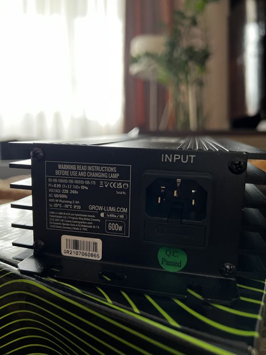 LUMii Black LED 720W - LED лампа за растеж и цъфтеж (с баласт)