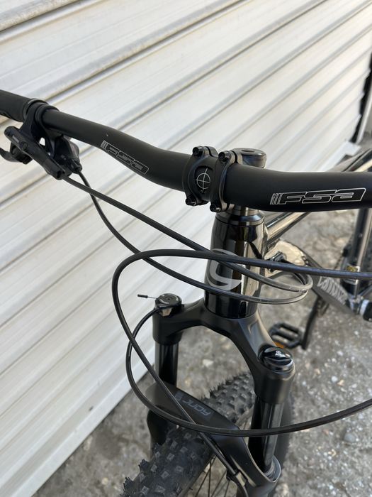 Велосипед Cannondale - 29 ц , М размер -Висок клас, Перфектен .