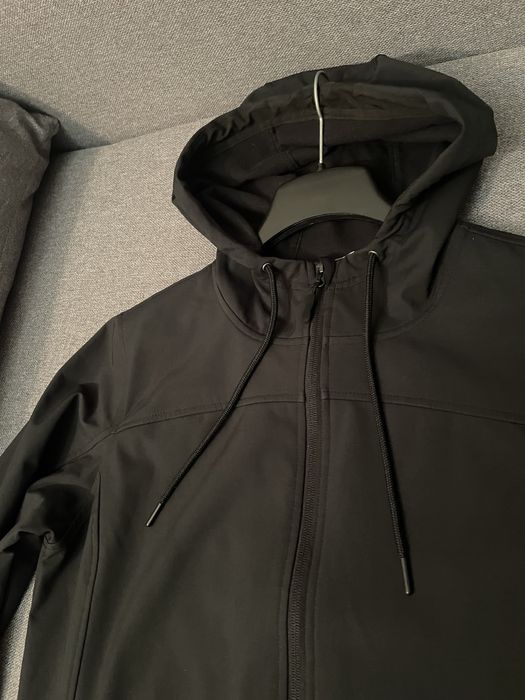 Дамско спортно яке