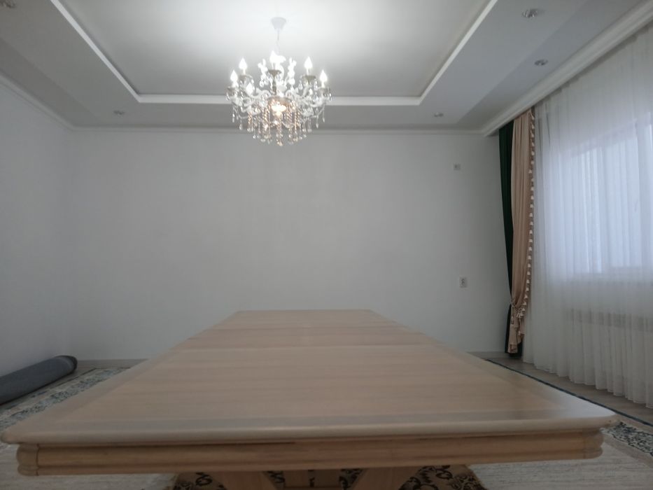 Гостинный Стол .