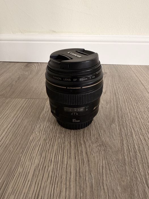 Obiectiv Canon EF 85mm f/1.8 USM