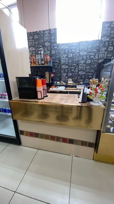 Срочно кондитерский холодильник