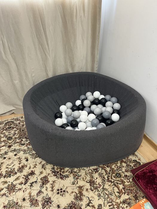 Сухой бассейн с шариками