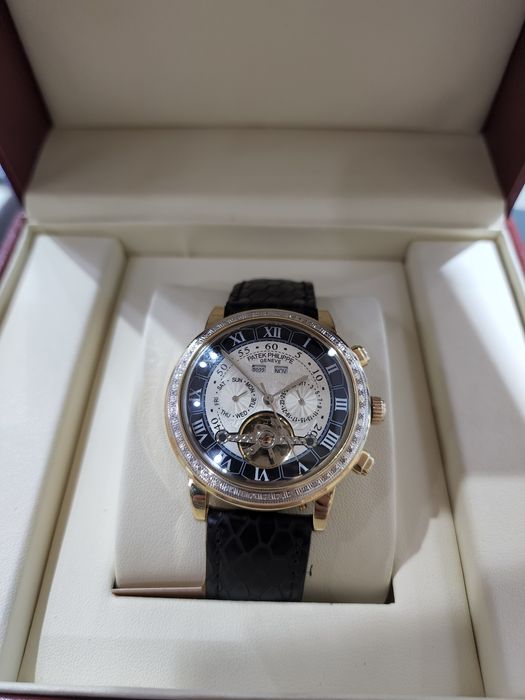 Золотые часы Патек Филип с бриллиантами. (Новые)