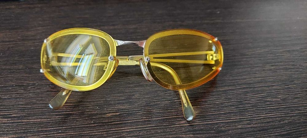 Солнцезащитные очки