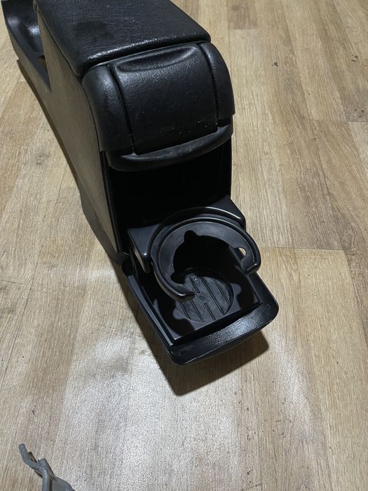 Подлокотник Passat B3/B4 оригинал