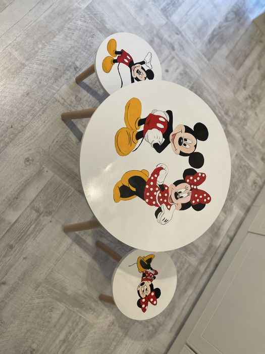 Masa cu 2 scaune pictate  manual