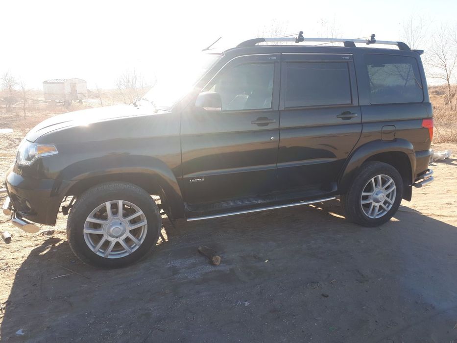 УАЗ сотилади холати жуда яхши метанда