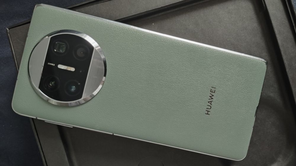 Vând Huawei Mate X3