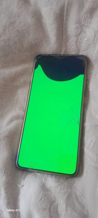 OnePlus 13r с дефектомс