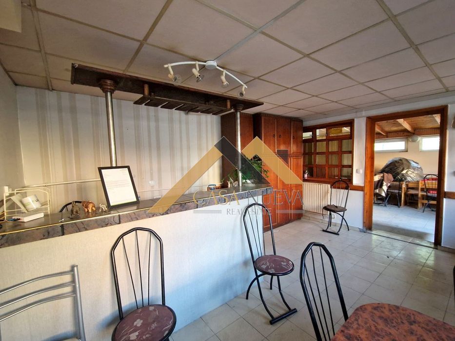 Къща със заведение за бързо хранене в гр.Перник, кв.Църква