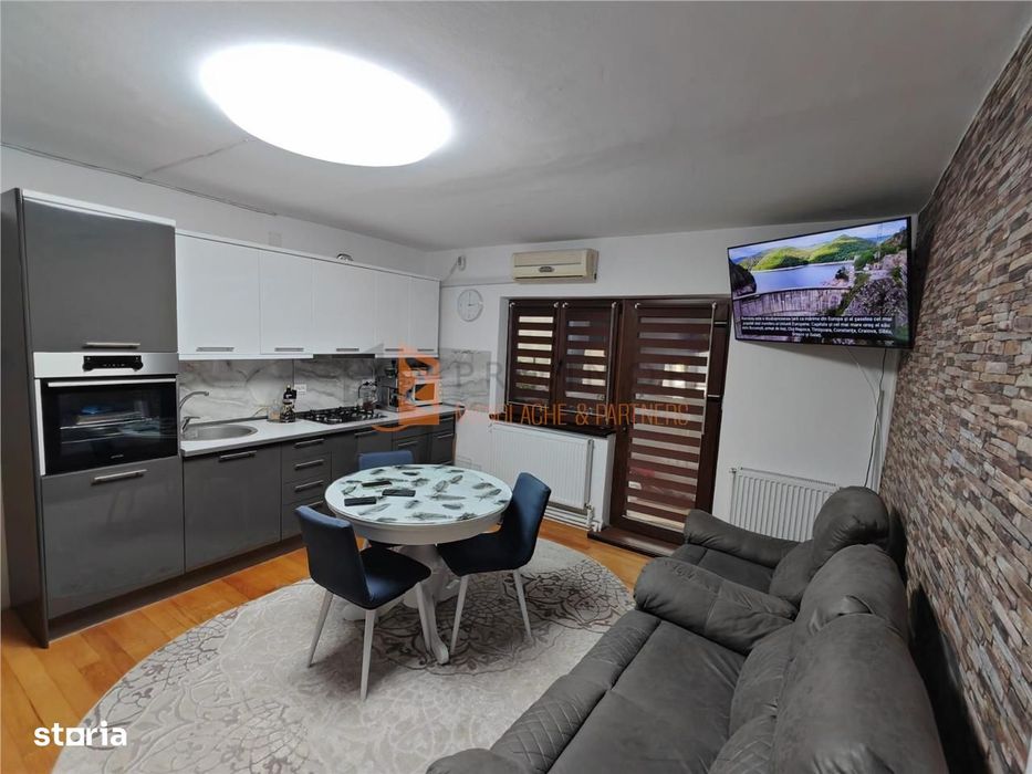 Apartament 3 camere cf 1 semidecomandat zona Crang