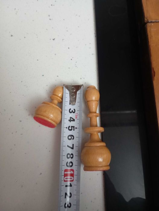 Шах с големи дървени фигури