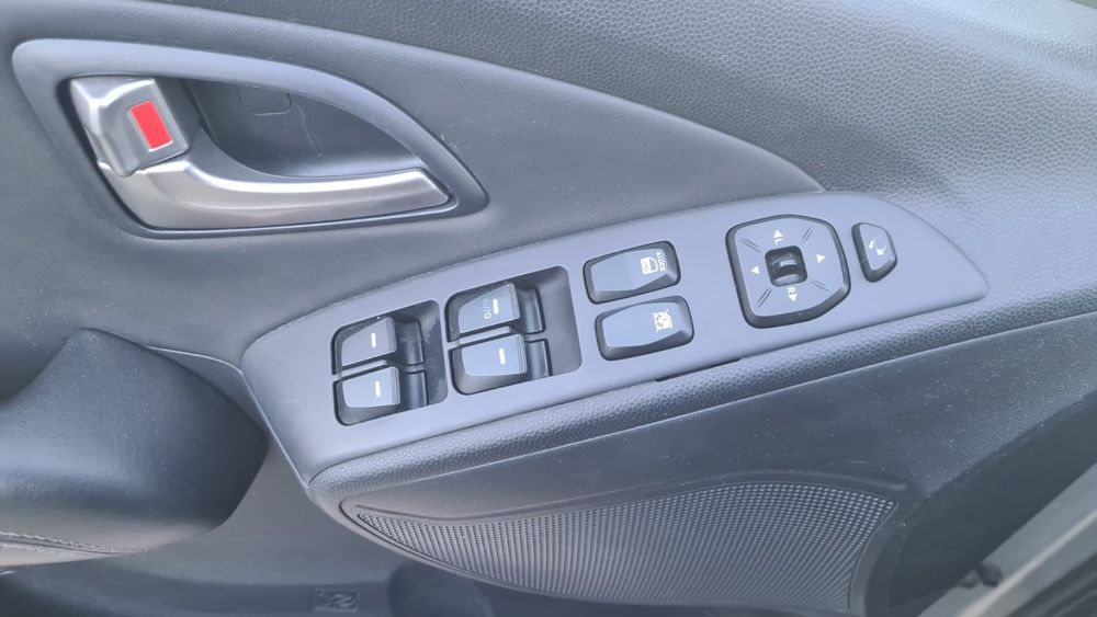 Их 35 бензин 2000кубика 6ск мн. екстри сервизна книжка реални километр