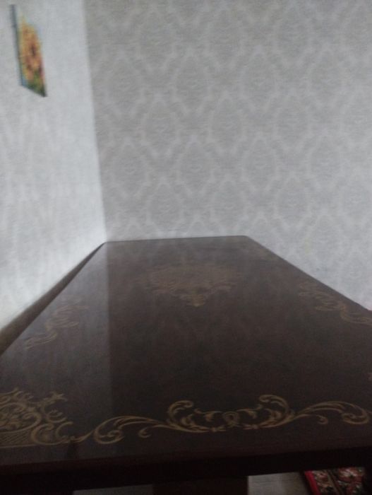 Продам стол срочно