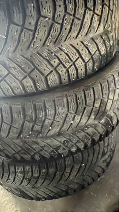 Продам Зимние шины R18 срочно