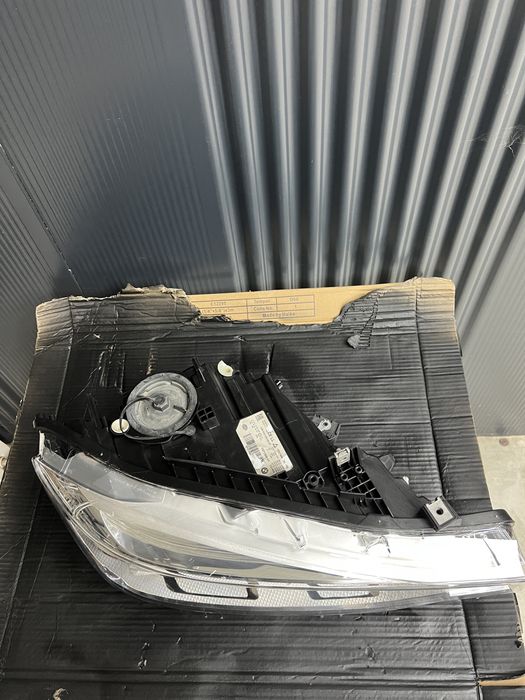 Vand far dreapta bmw seria 3 F30 F31 full led