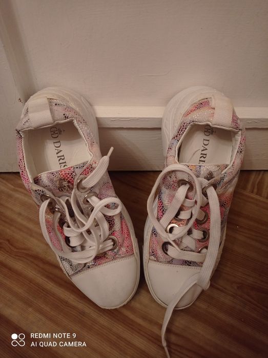 Сникърси, маратонки Capriz и Daris