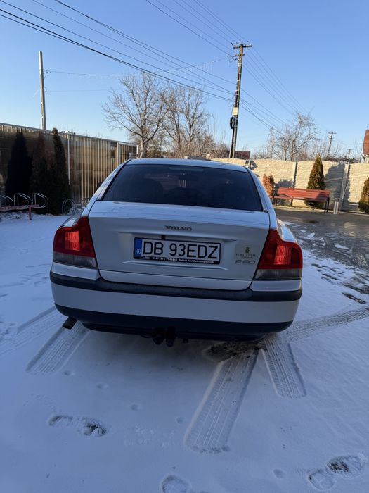 Volvo S60 16.09.2002  2.4  Benzina