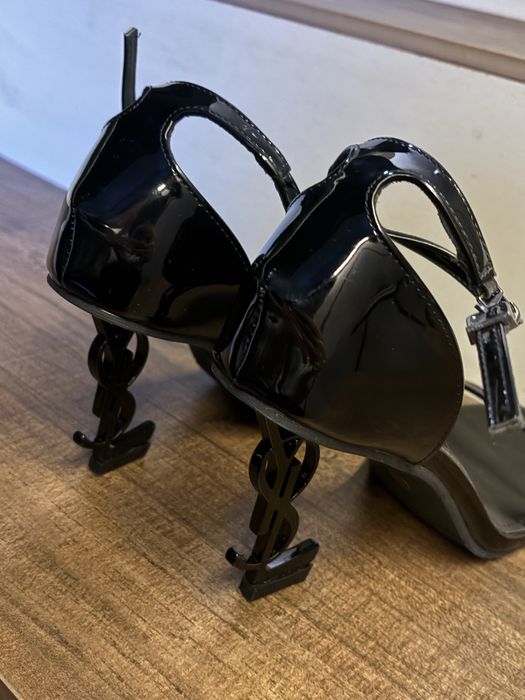 Ysl черни токчета