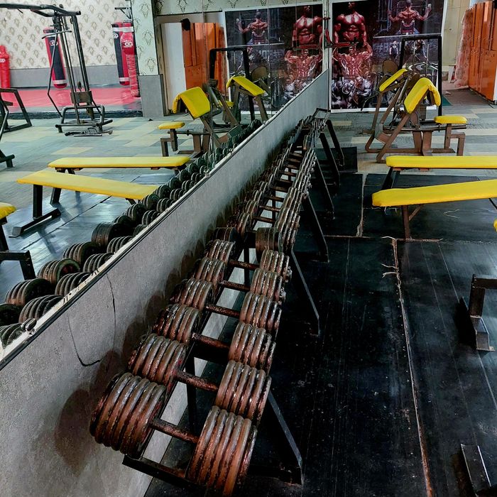 Tayor biznes sotiladi.