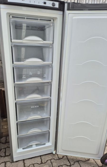 Морозильник вертикальный