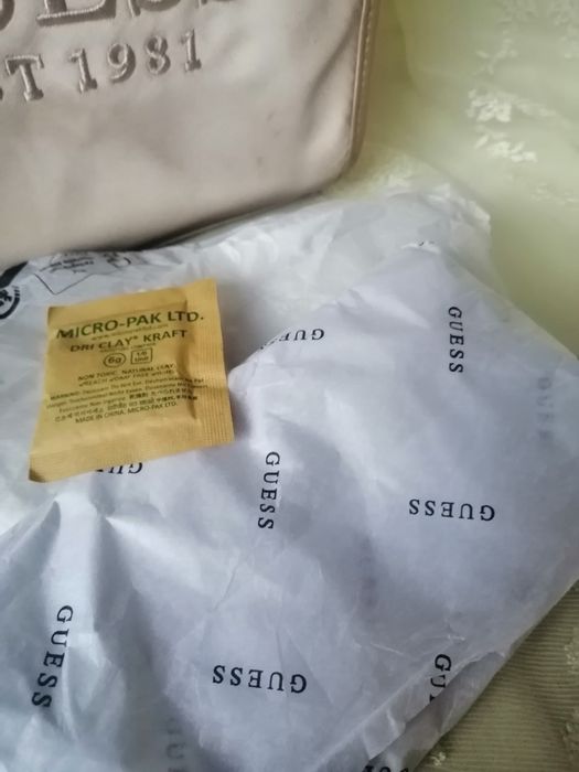 Чанта GUESS. Нова.
