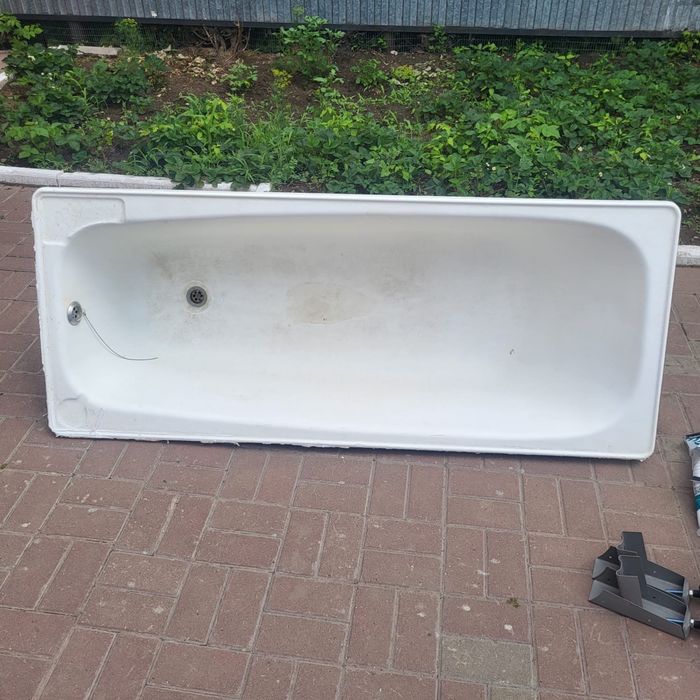 Продам Ванную чугун