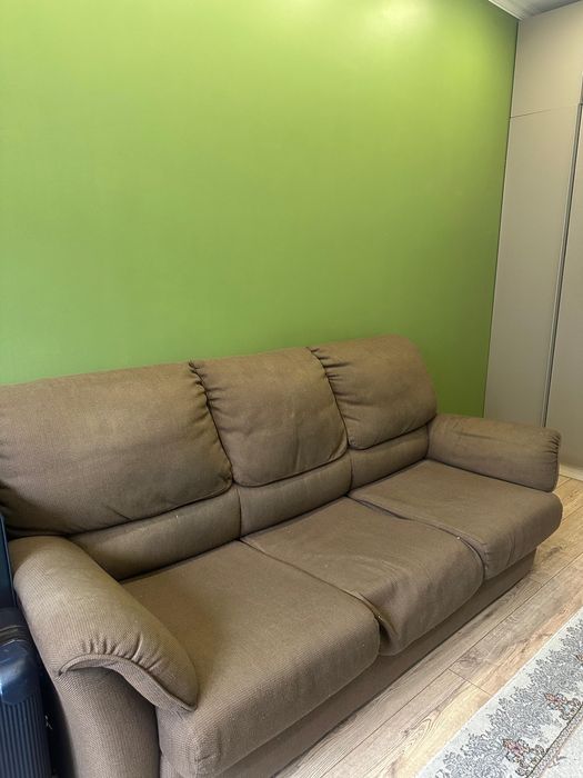 Продам Диван (самовывоз)