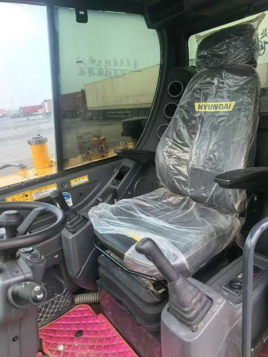 出售一台2022年的现代60轮挖