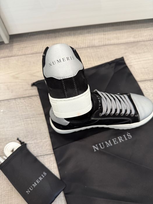 Numeris Atelier Black 44