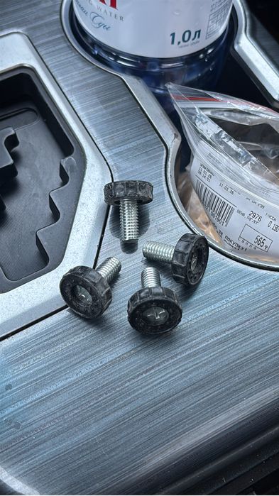 Мебельная опора с винтом