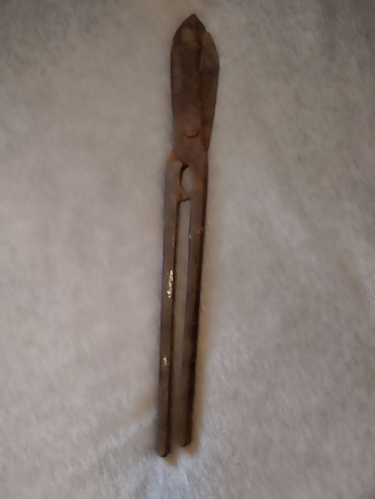 Ножницы строительные.