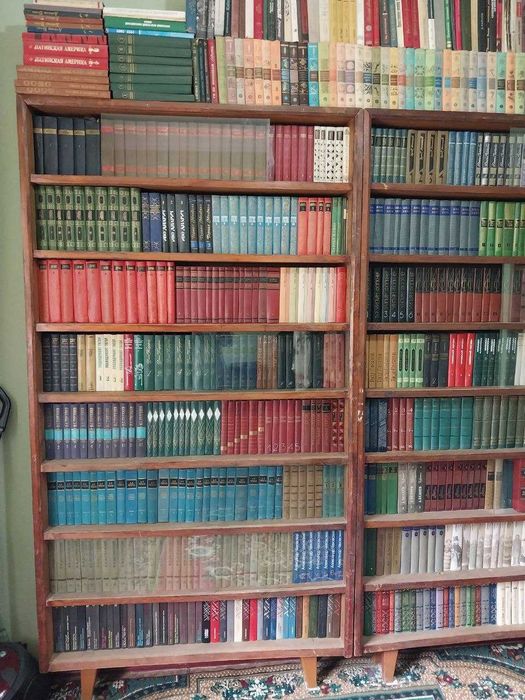 Продаётся  подписные издания библиотека всемирной литературы