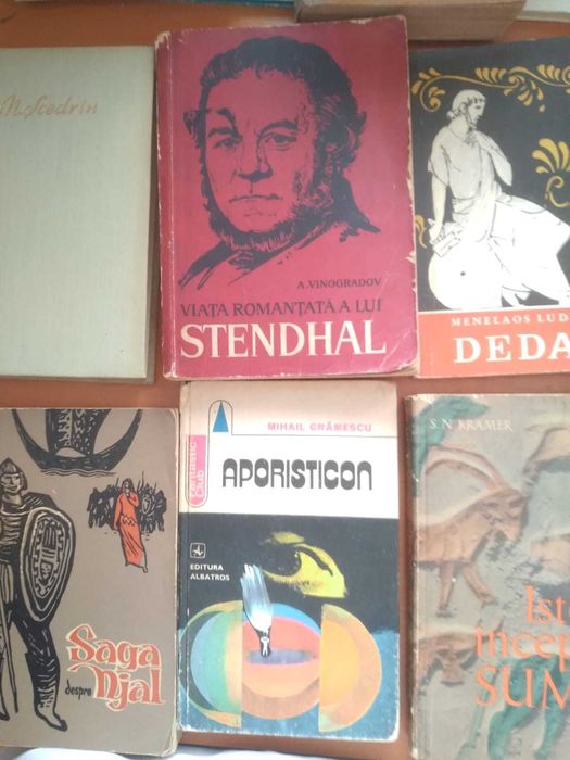 Vand alte carti convenabil