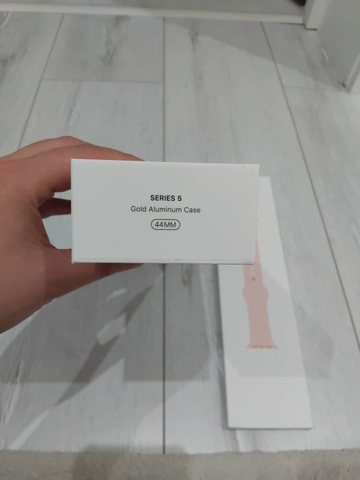 Apple Watch 5 (44 mm)