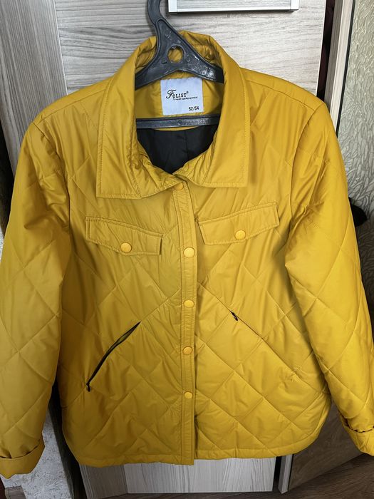 Продам куртку на весну- осень