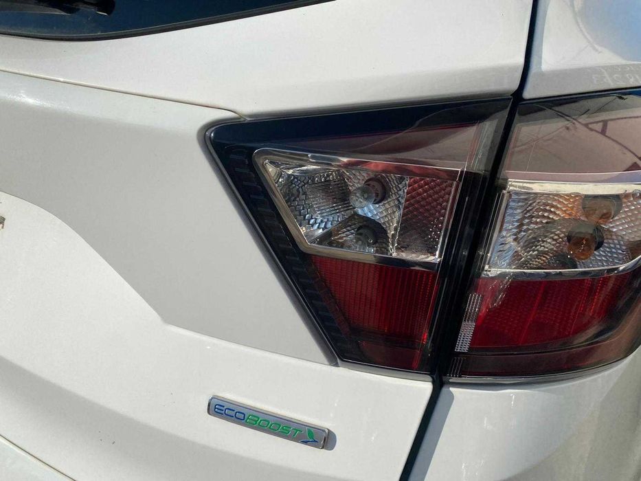 Dezmebrez Ford Kuga 1.5 i /capota/bara/aripa/usa/aripa/stop/hayion