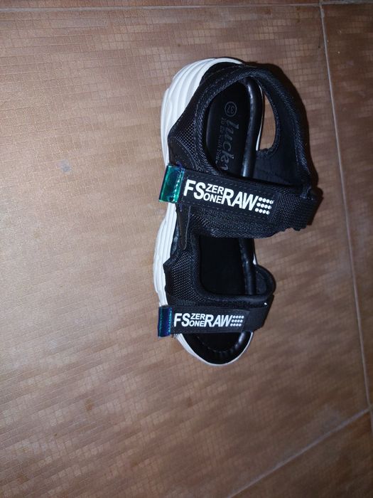 Дамски спорни сандали