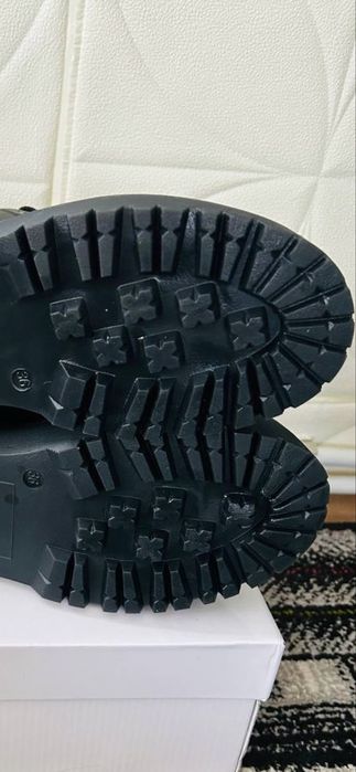 НОВИ! Дамски боти с връзки и цип