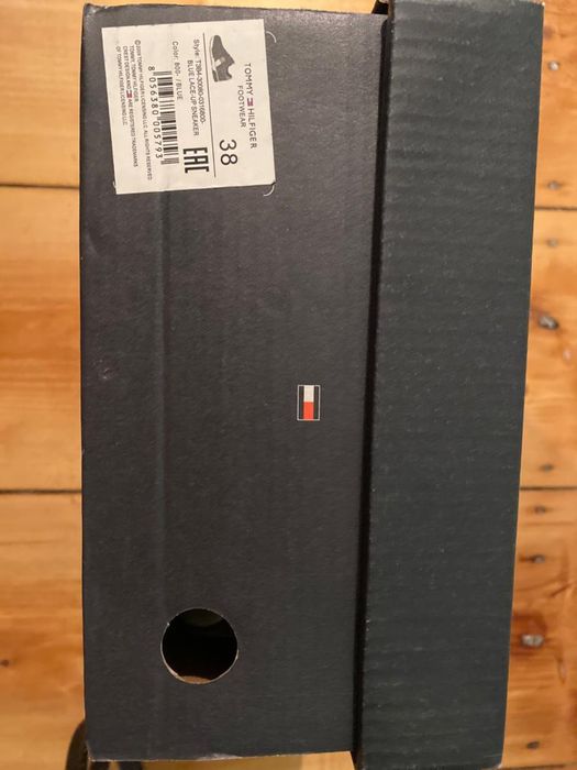 Tommy hilfinger adidași