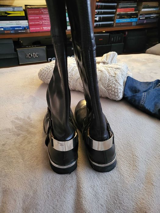 Ефектни ботуши Zara